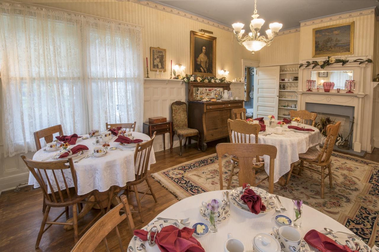 The Grey Swan Inn Llc Blackstone Екстер'єр фото
