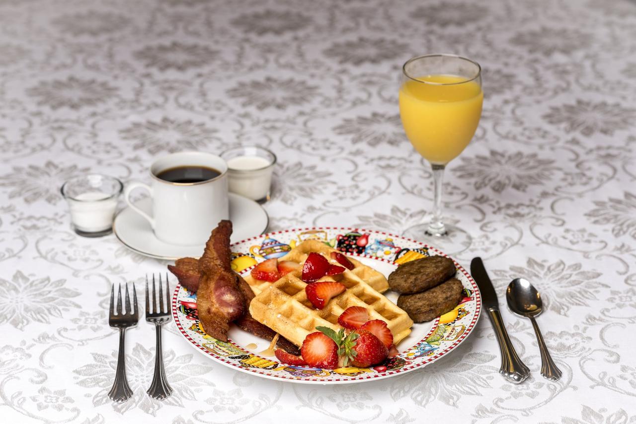 The Grey Swan Inn Llc Blackstone Екстер'єр фото