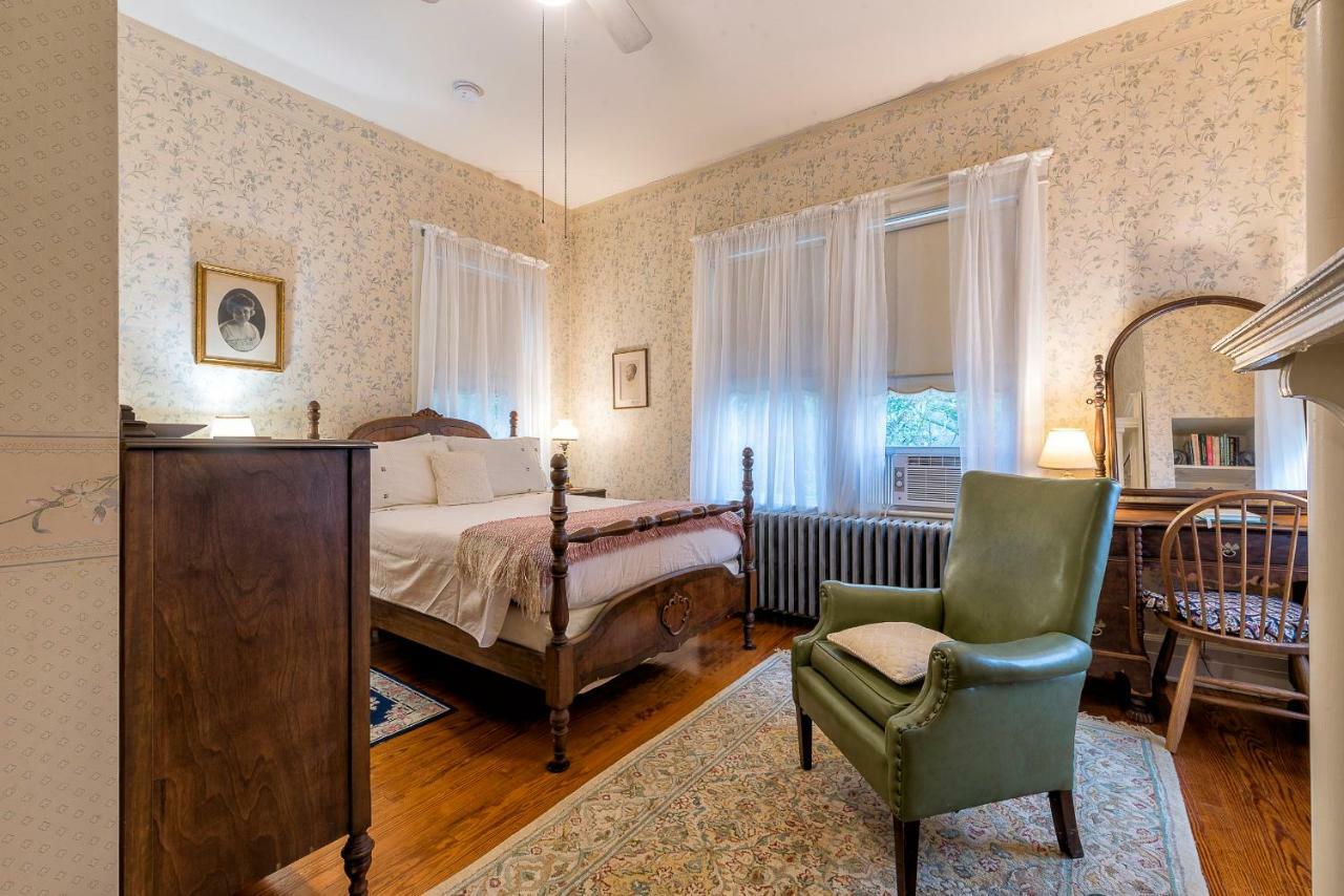 The Grey Swan Inn Llc Blackstone Екстер'єр фото